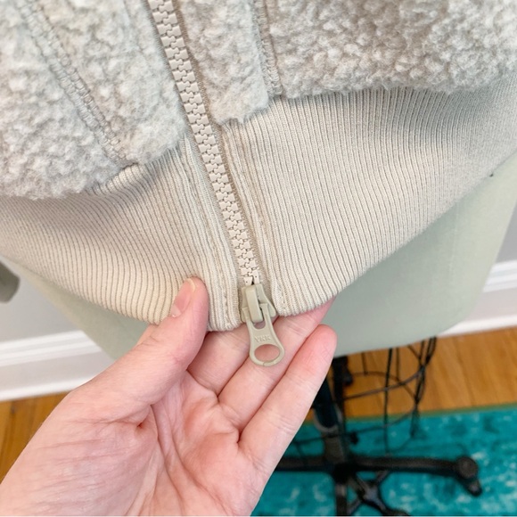 Everlane The Renew Teddy Bomber Oatmeal Small - Picture 8 of 13